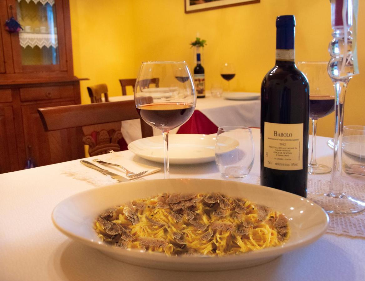 Villa Goccia Di Vino La Morra Extérieur photo