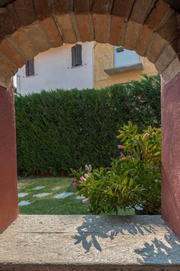 Villa Goccia Di Vino La Morra Extérieur photo