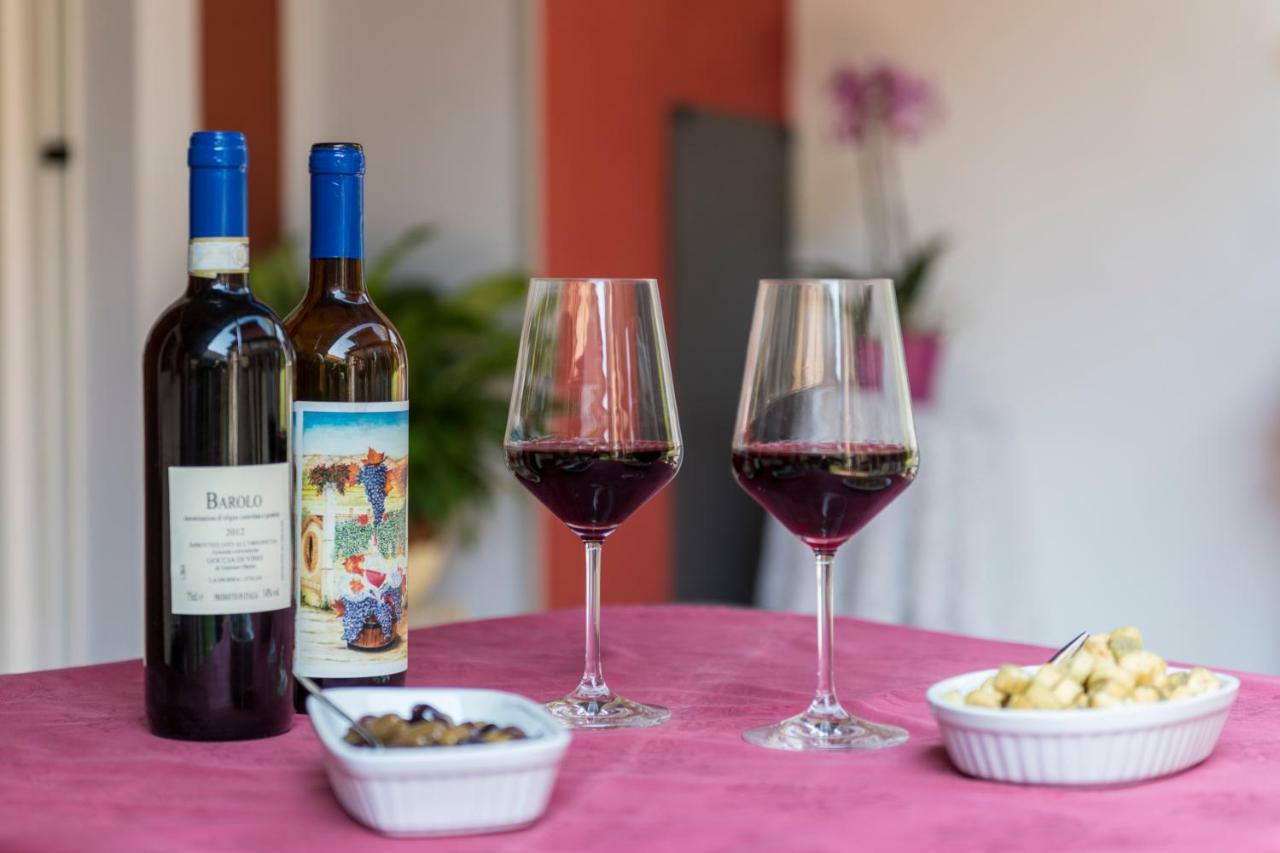 Villa Goccia Di Vino La Morra Extérieur photo