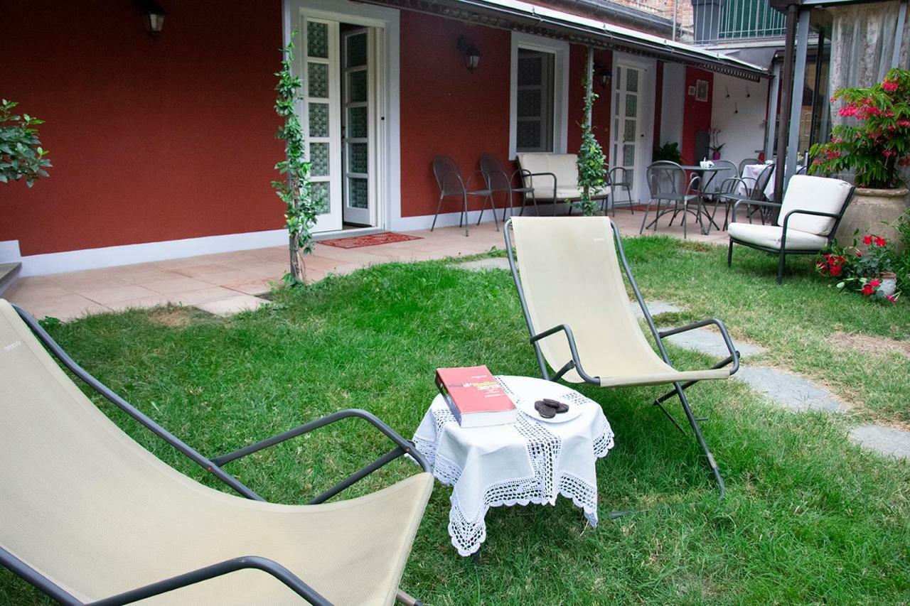 Villa Goccia Di Vino La Morra Extérieur photo